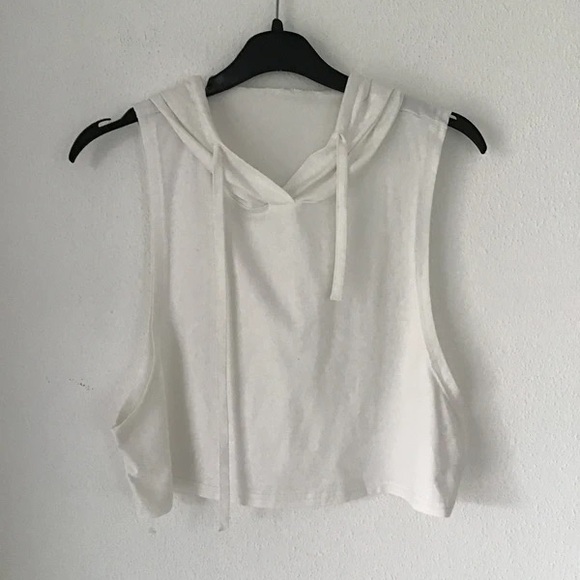 Tops - White Sleeveless Hoodie Top